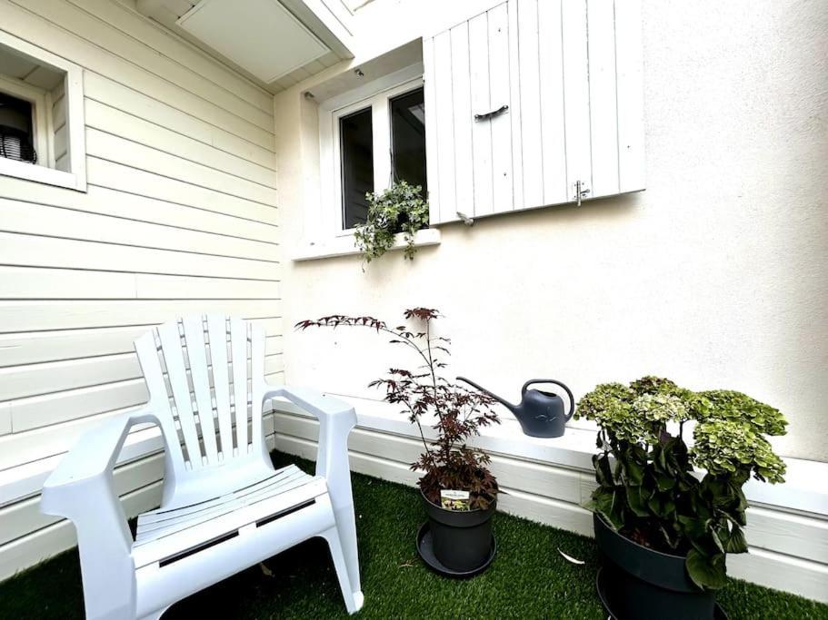 Cote Cour - Appartement En Plein Centre-Ville & Proche Des Thermes Rochefort (Charente-Maritime) Exterior foto