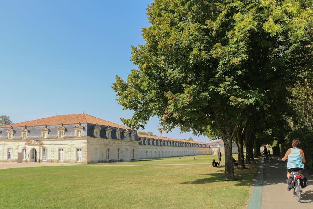 Cote Cour - Appartement En Plein Centre-Ville & Proche Des Thermes Rochefort (Charente-Maritime) Exterior foto