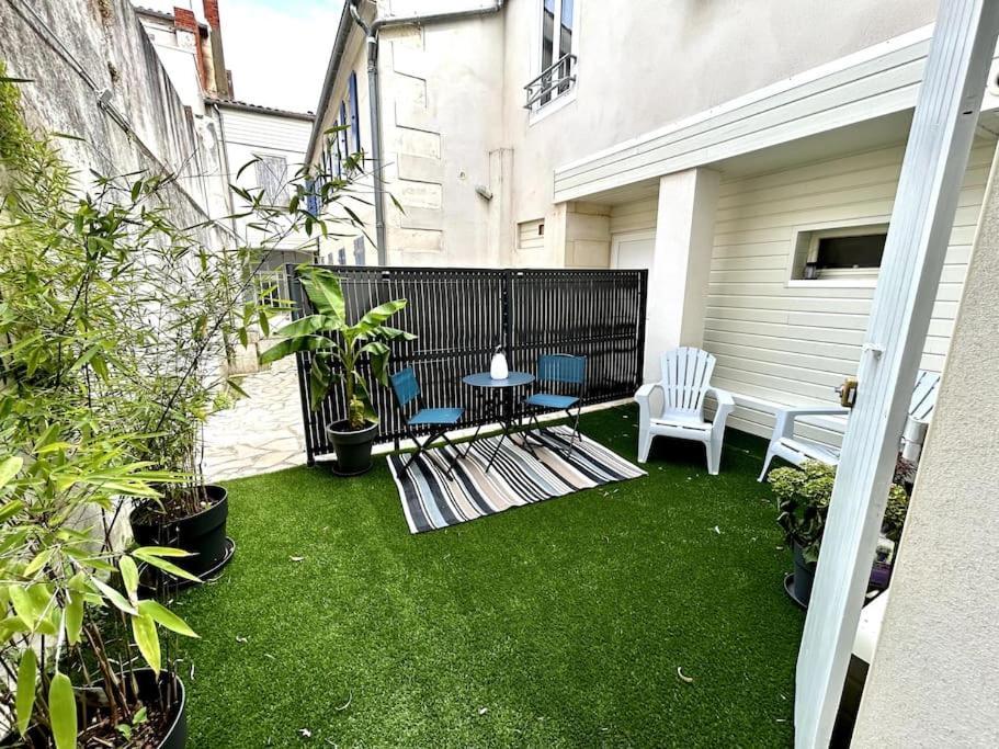 Cote Cour - Appartement En Plein Centre-Ville & Proche Des Thermes Rochefort (Charente-Maritime) Exterior foto