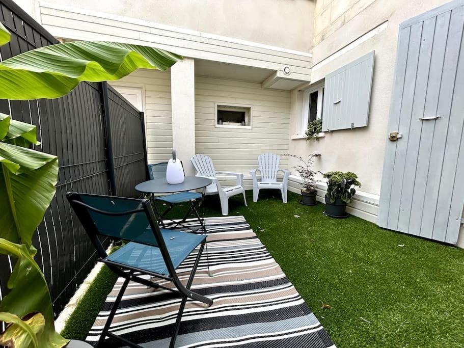 Cote Cour - Appartement En Plein Centre-Ville & Proche Des Thermes Rochefort (Charente-Maritime) Exterior foto