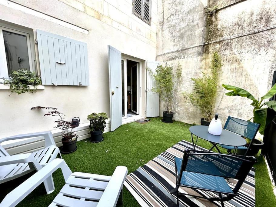 Cote Cour - Appartement En Plein Centre-Ville & Proche Des Thermes Rochefort (Charente-Maritime) Exterior foto